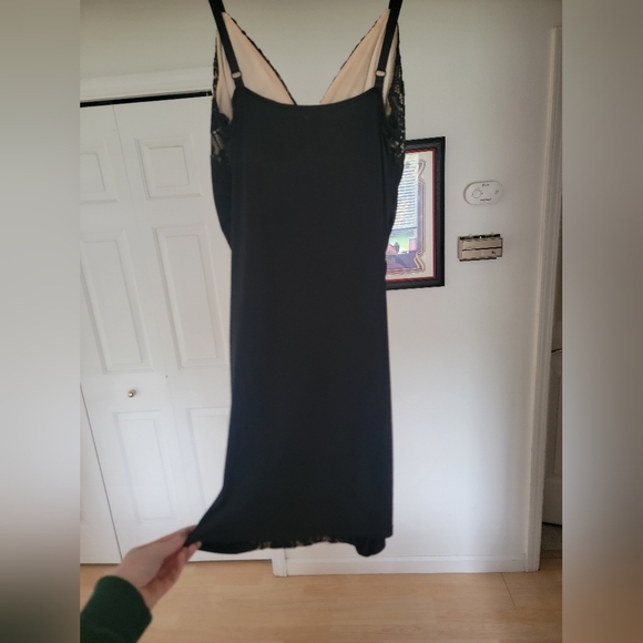 Dress - Picture 3 of 4